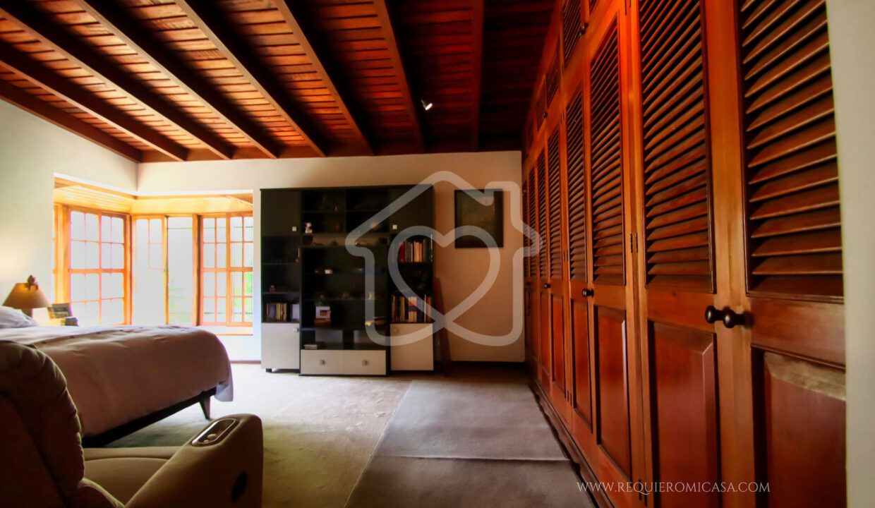 casa en venta en la molina37