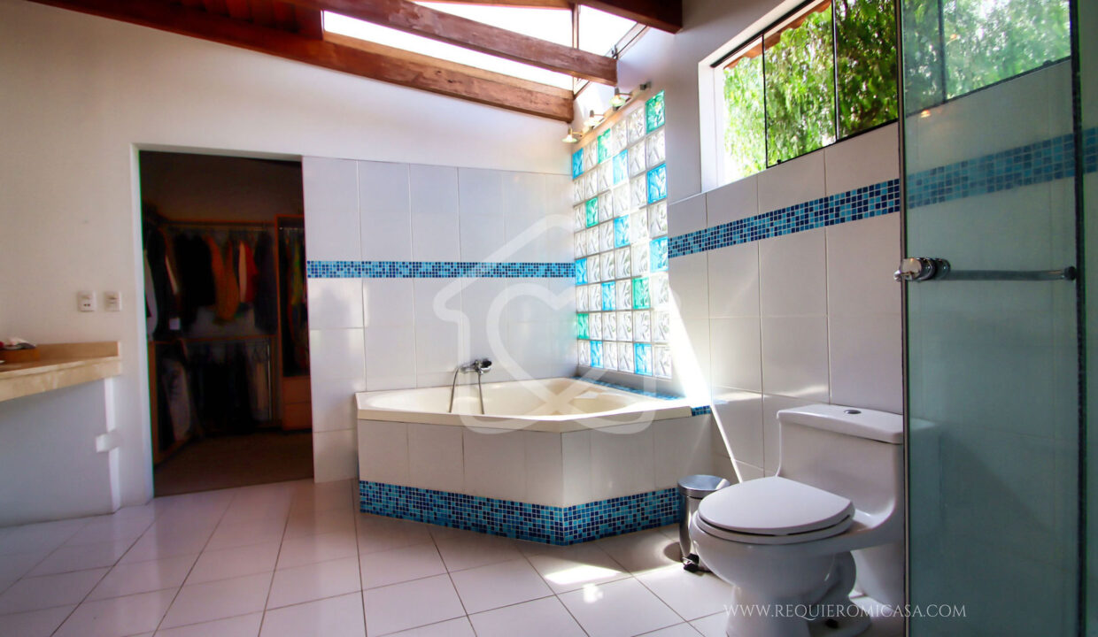 casa en venta en la molina46
