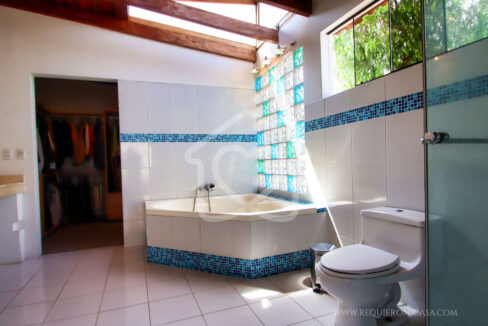 casa en venta en la molina46