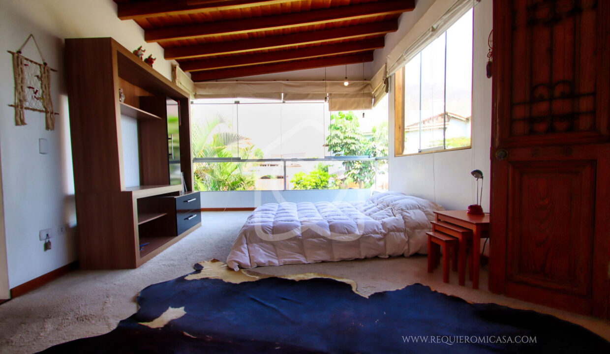 casa en venta en la molina52