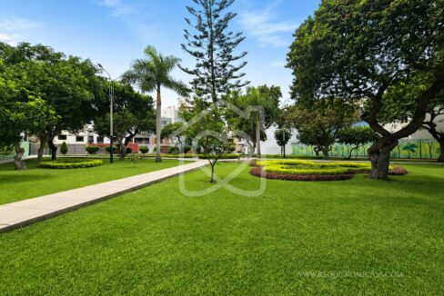 duplex en venta en surco con piscina7