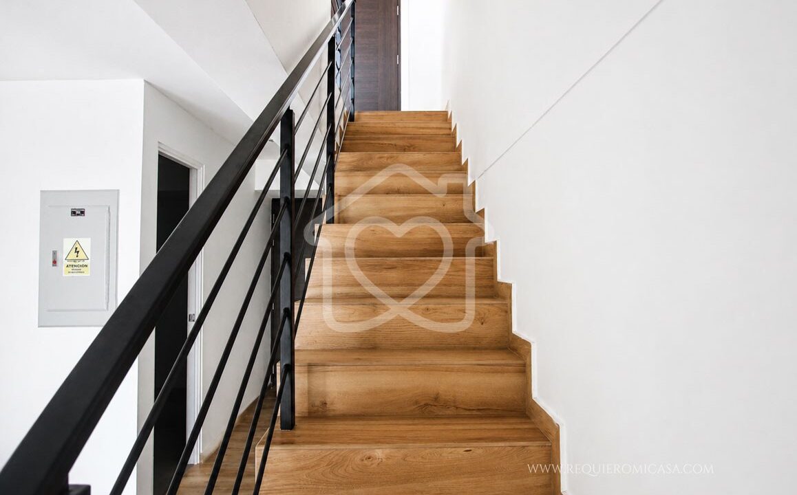 DUPLEX FRENTE A PARQUE VALLE HERMOSO13