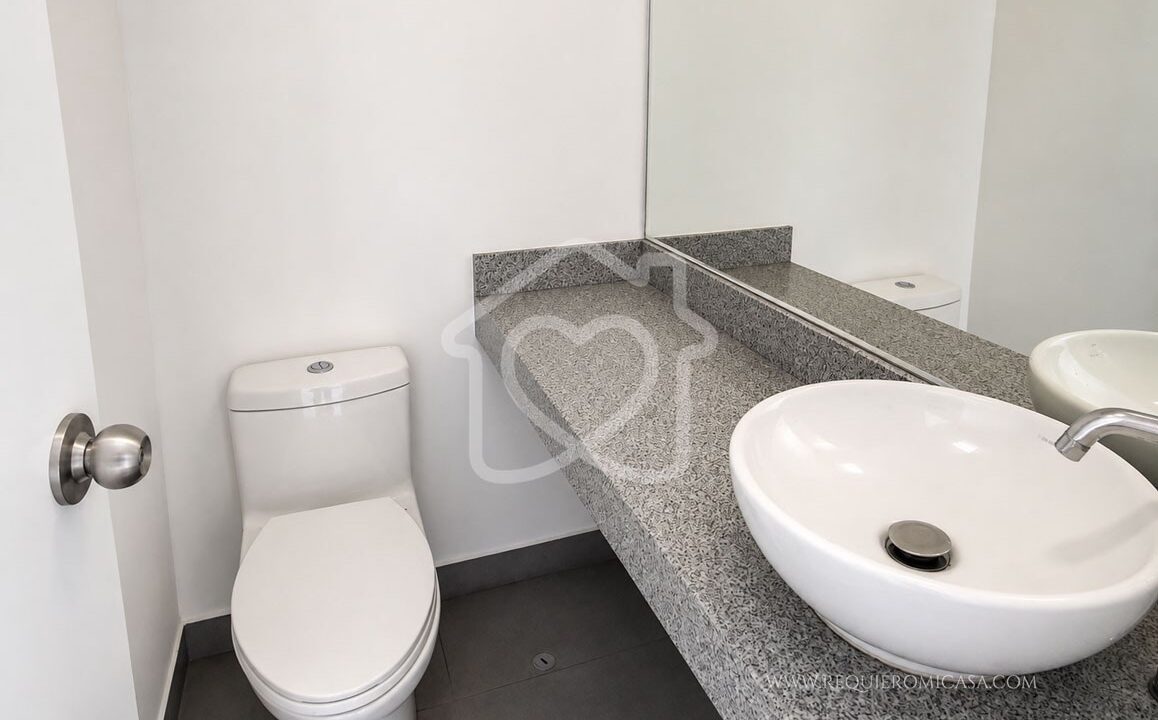 DUPLEX FRENTE A PARQUE VALLE HERMOSO17