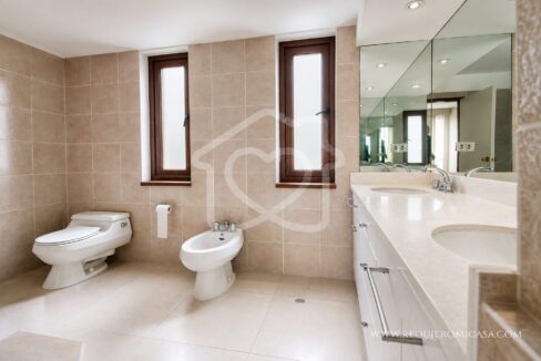 casa en venta los alamos surco19
