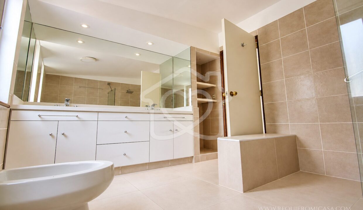 casa en venta los alamos surco24
