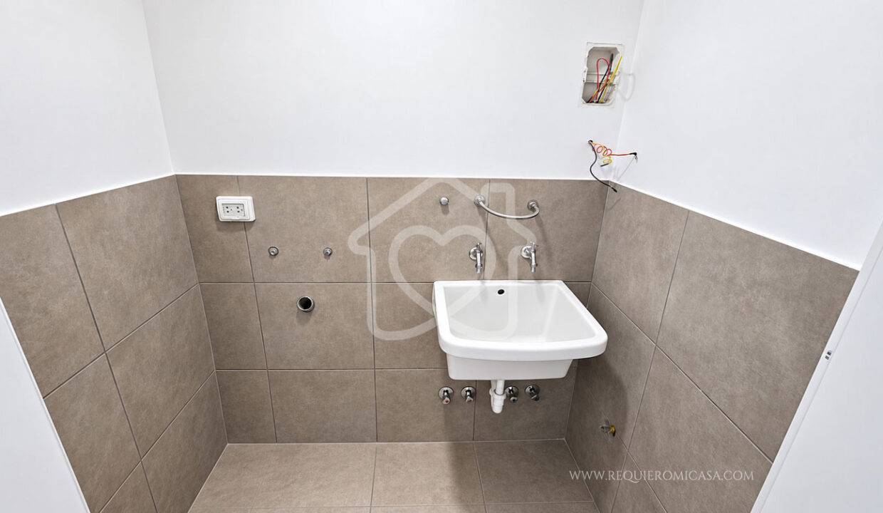 dpto en venta en surco tambo de monterrico24