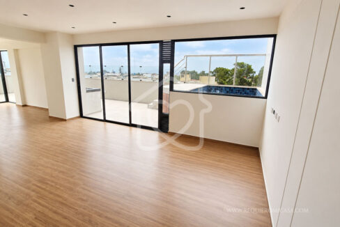 duplex con piscina frente a parque surco1
