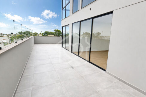 duplex con piscina frente a parque surco10
