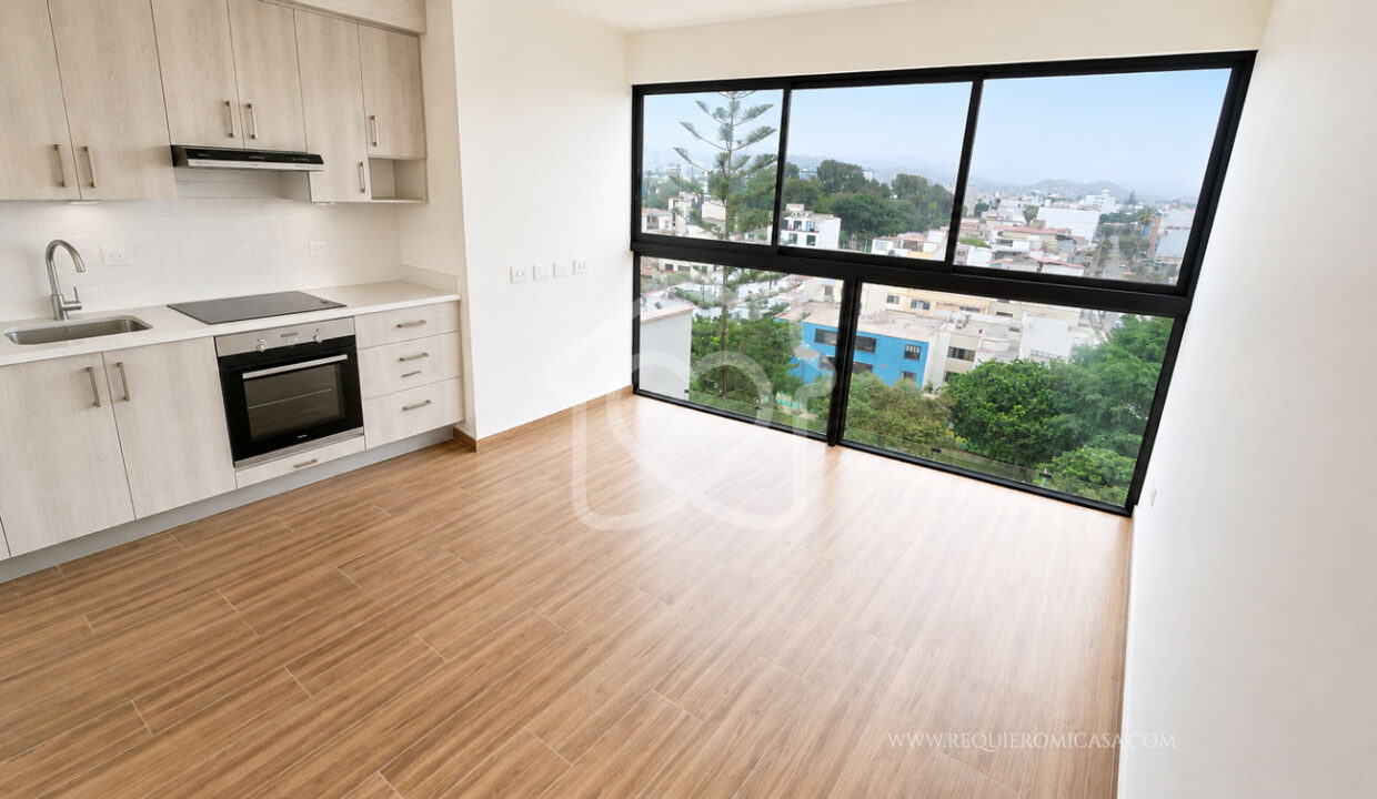 duplex con piscina frente a parque surco13