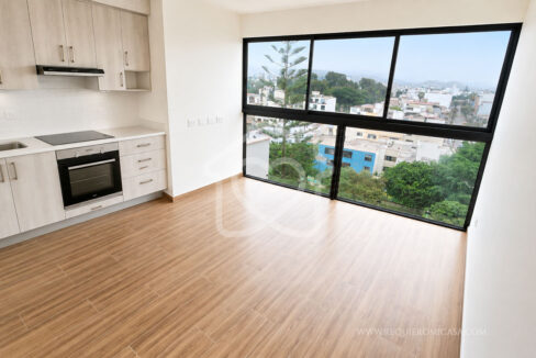duplex con piscina frente a parque surco13