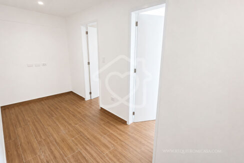 duplex con piscina frente a parque surco18