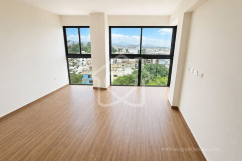 duplex con piscina frente a parque surco24
