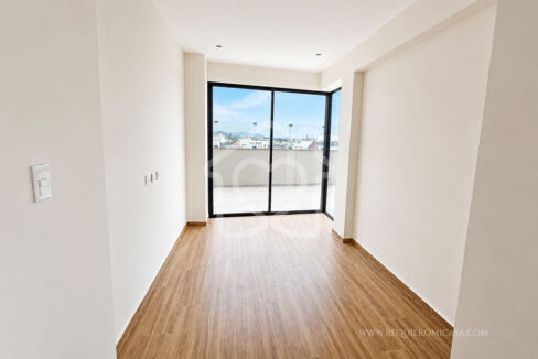 duplex con piscina frente a parque surco4